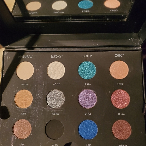 Makeup Forever Studio Case - Limited Edition - Picture 2 of 2